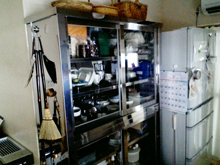 ステンレス製の食器棚
